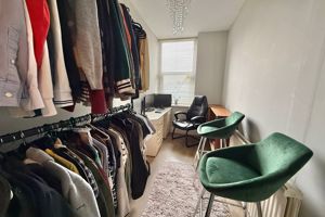 GFF Bedroom - click for photo gallery